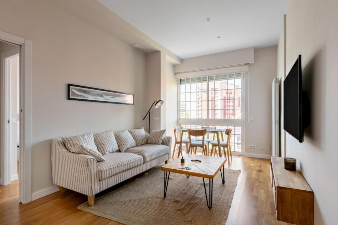 Bright With Views - 2Bd 1Bth- Av America Madrid Kültér fotó